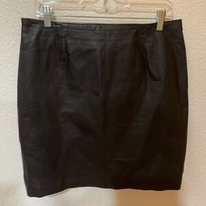 Tyler Gillis Woman Classic Black Leather Skirt Size 12